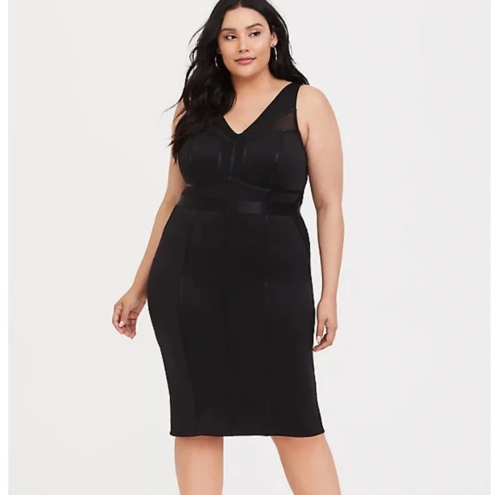 ❌SOLD❌TORRID BLACK SCUBA KNIT & MESH BODYCON DRESS - Picture 2 of 14